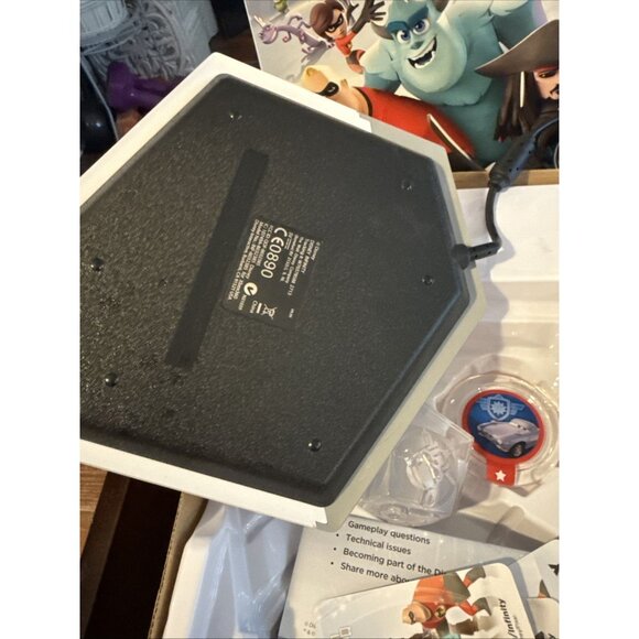 Disney Infinity 3.0 Portal Base And Figures Microsoft Xbox 360. Open Box - Picture 5 of 6